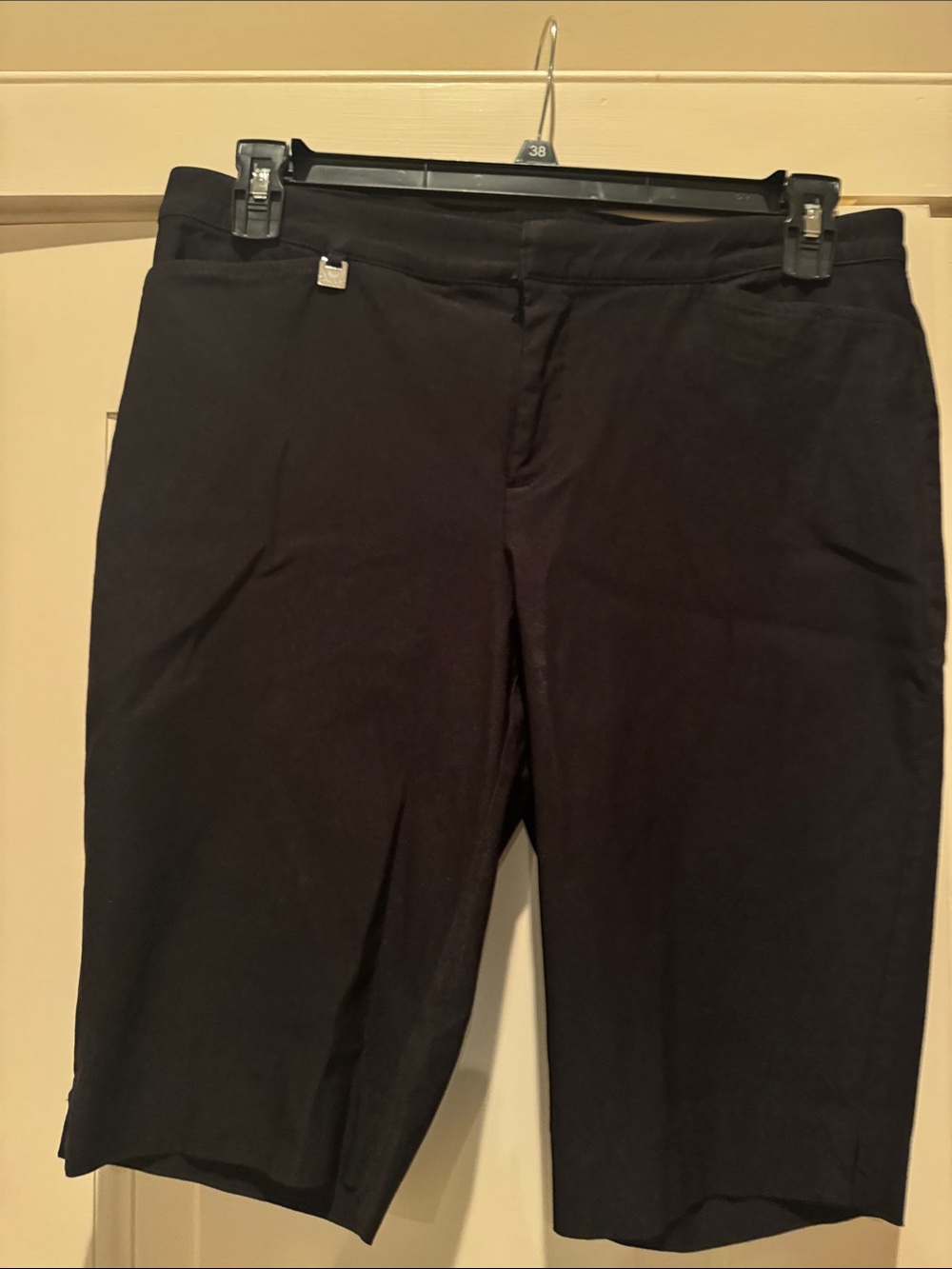 Peck & Peck Black Bermuda Shortlets
